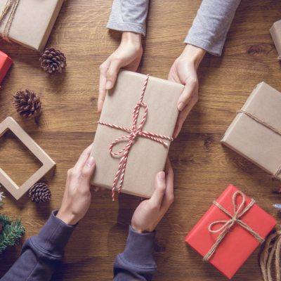 6 Gifts to Buy a Travel Nurse