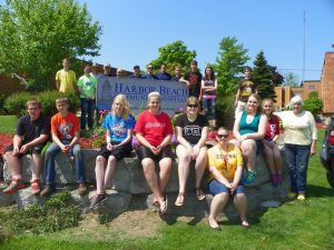 2484-volunteers-plant-flowers-at-harbor-beach-community-hospital