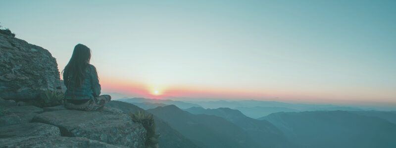 How to Become a Travel Nurse: Qualifications, Skills, and Steps to Get Started 2 travel nurse